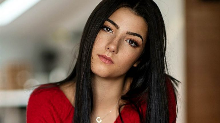 Charli D’Amelio – Wzrost – Waga – Wymiary – Kolor oczu – Wiki